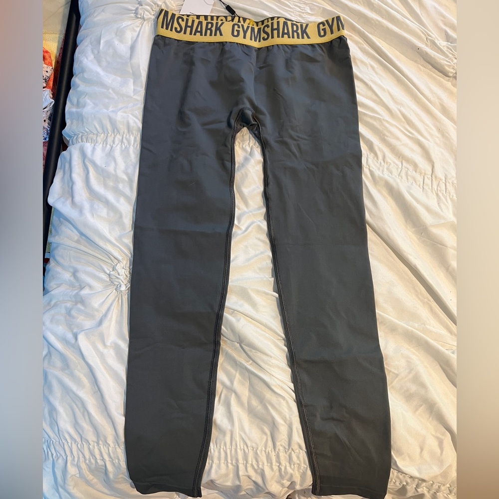 Gym shark leggings size medium